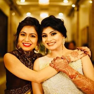 Meet your Posher, Mona